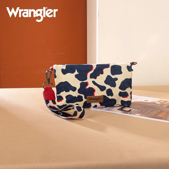 Wrangler Cow Print Wallet/Wristlet/Crossbody Red - Picture 1 of 4